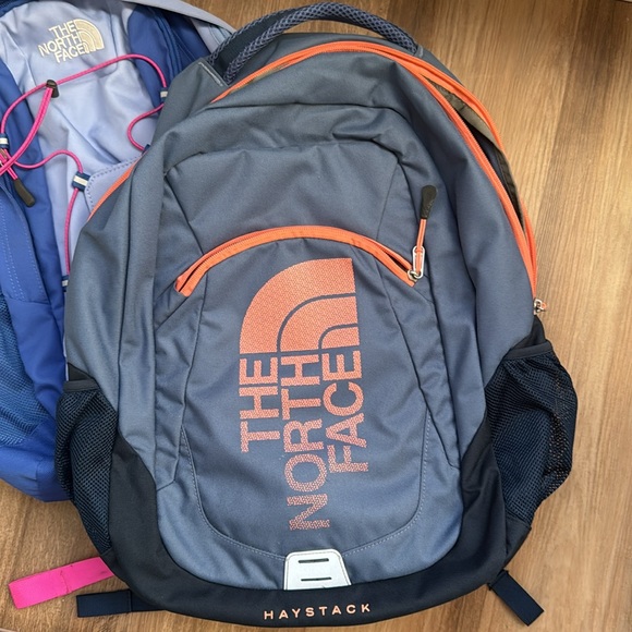 Lot of 2 like-new The North Face backpacks main image 8